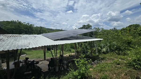 Proceso 71 · Estructura para paneles solares e instalación de los paneles.
